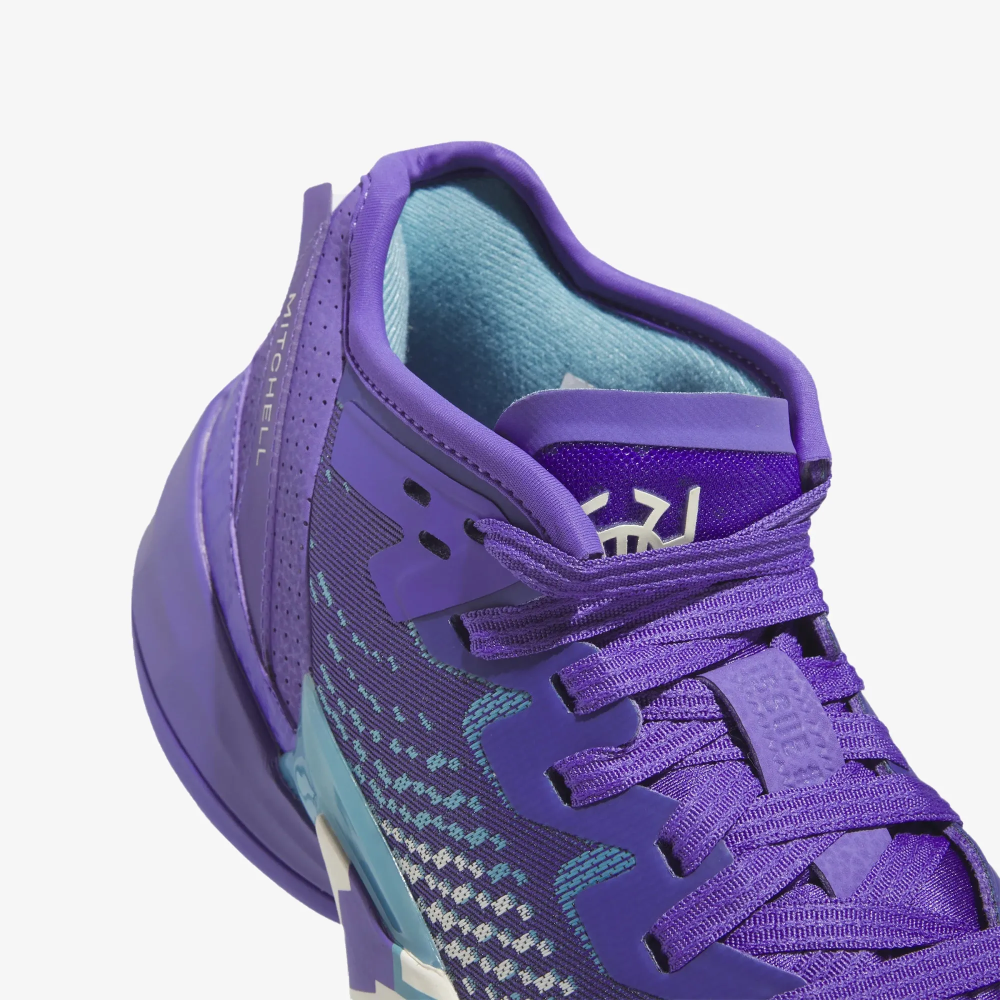 Adidas Originals | D.O.N. ISSUE #4  { PURPLE RUSH/OFF WHITE