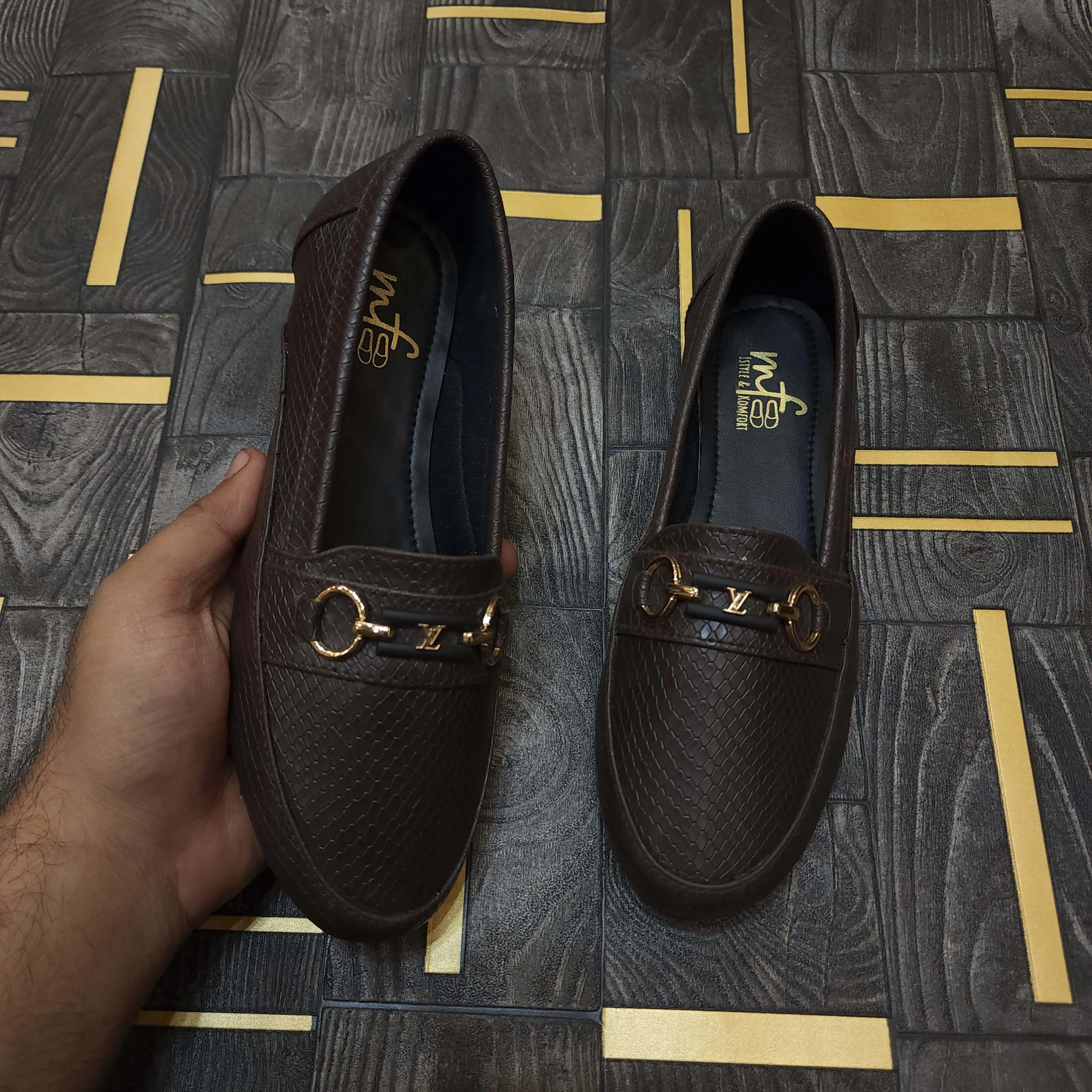 Brown Buckle Pump Shoes