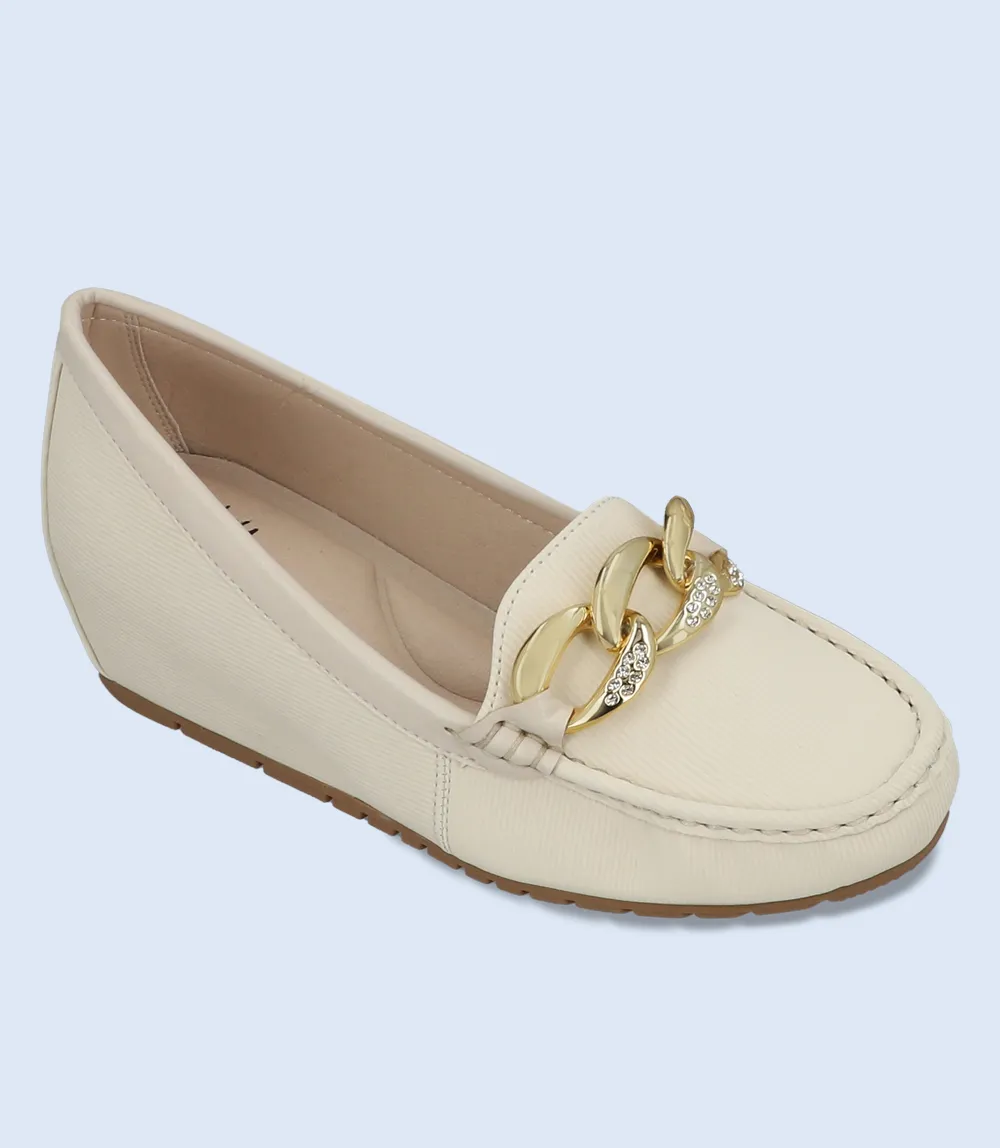 BW8302-CREAM-Women Comfort Moccasins