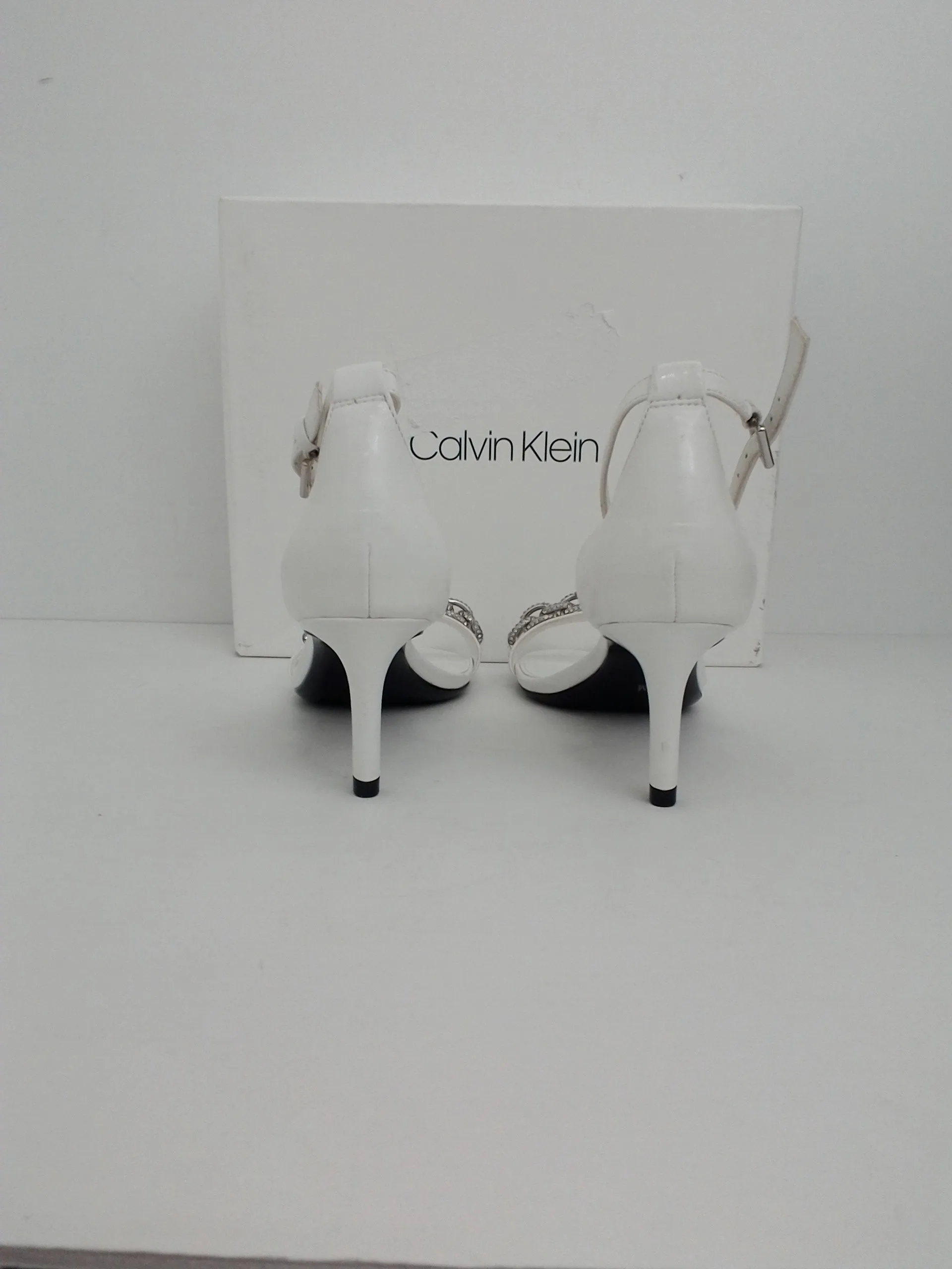 Calvin Klein Women's White Reem 2 Kid Smooth Size 5.5