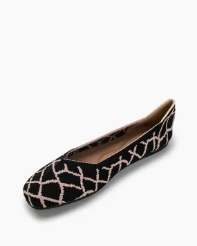 Contrast Line Design V-Cut Ballet Flats