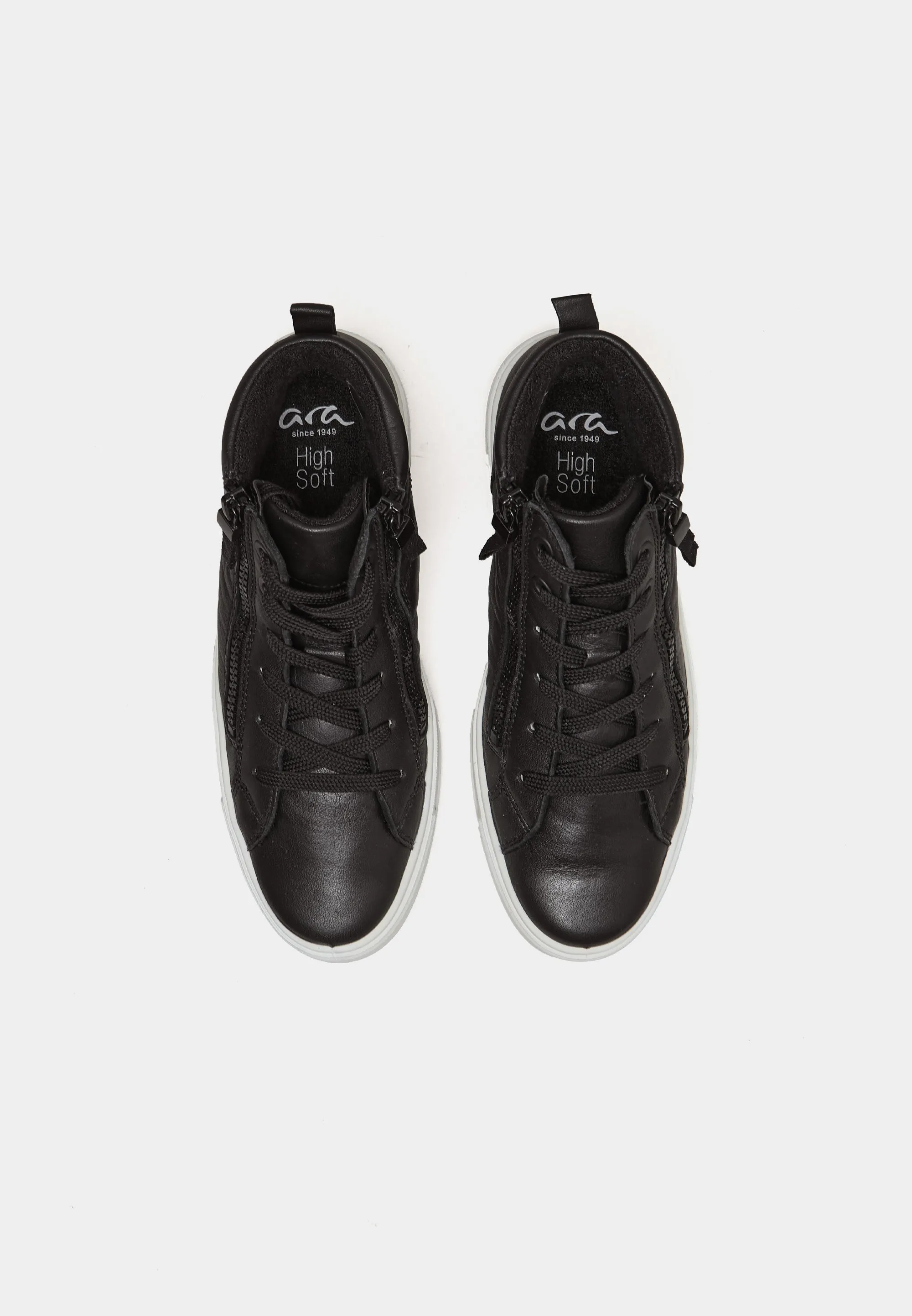 Courtyard 7404 Black Leather
