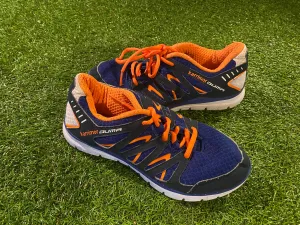 Karrimor  UK Trainers UK Youths size 4 EU size 37 vintage shoes