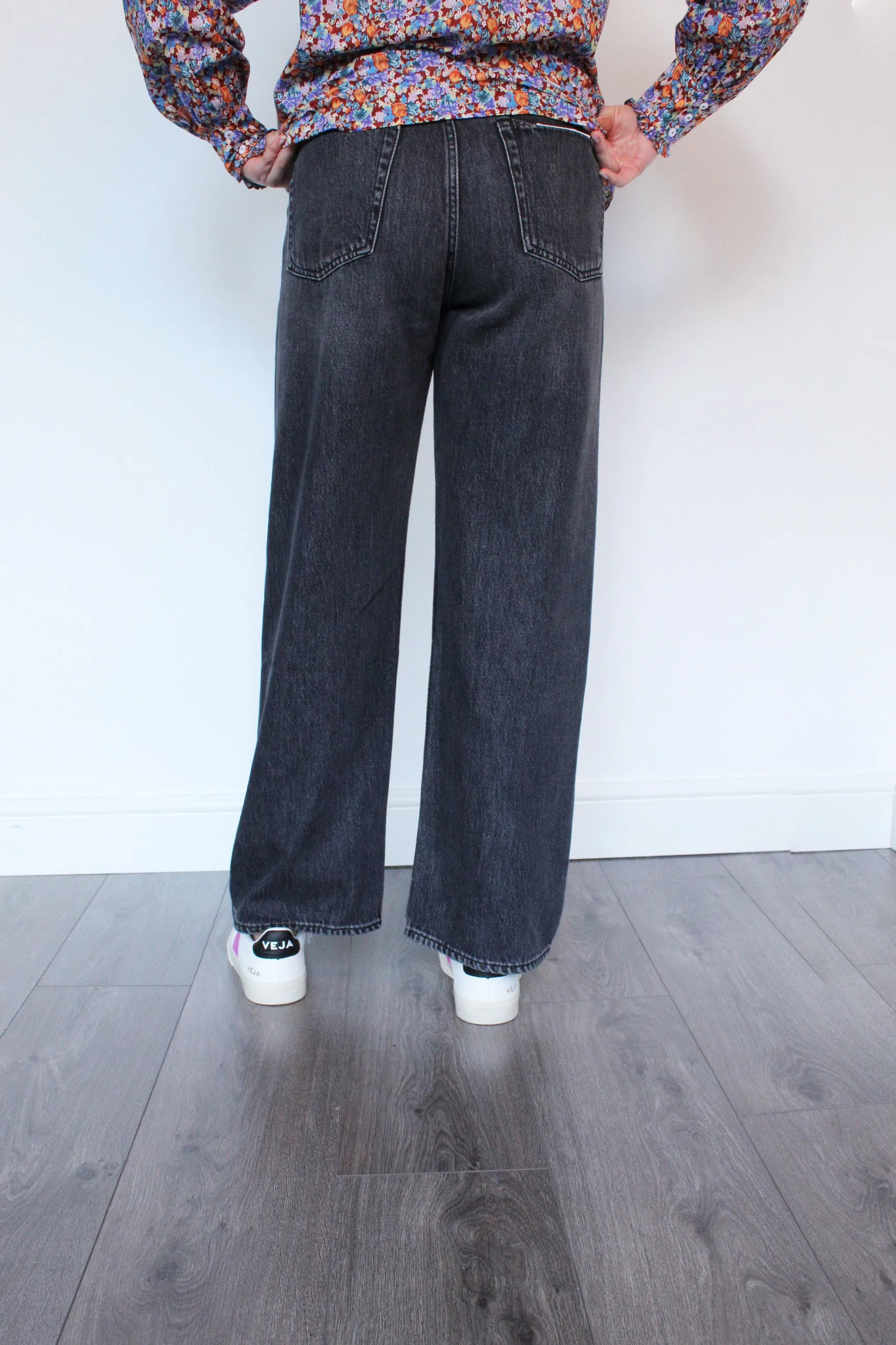 R&B Logan Broken Denim in Onyx